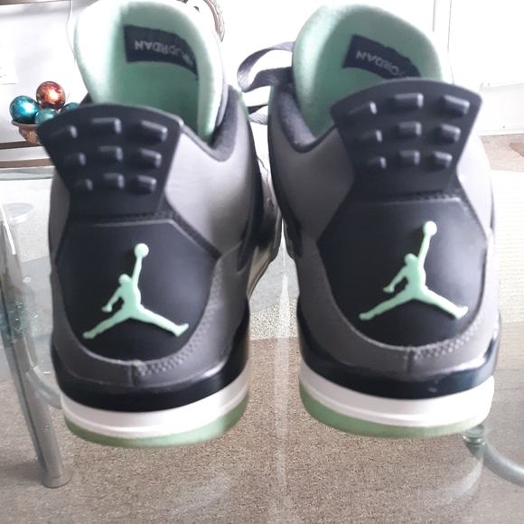 Jordan Retro 4 - Picture 3 of 6